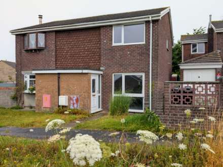 Dengie Close, Plympton, PL7 2UR