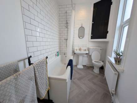 Winston Avenue, Mutley, PL4 6AZ, Image 11