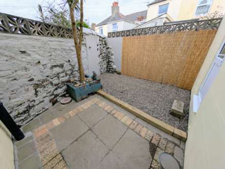 Winston Avenue, Mutley, PL4 6AZ, Image 13