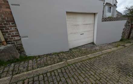 Winston Avenue, Mutley, PL4 6AZ, Image 14