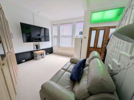 Winston Avenue, Mutley, PL4 6AZ, Image 2