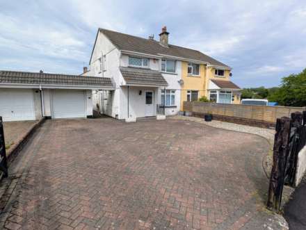 Treveneague Gardens, Manadon, PL2 3ST
