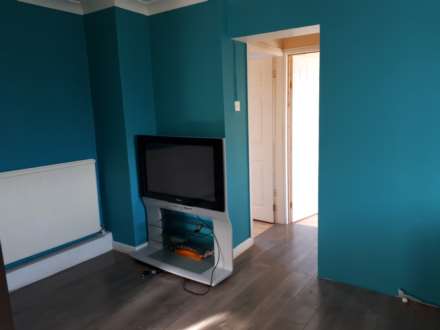 Alderton Crescent, Moor Allerton Leeds LS17 5LJ, Image 2