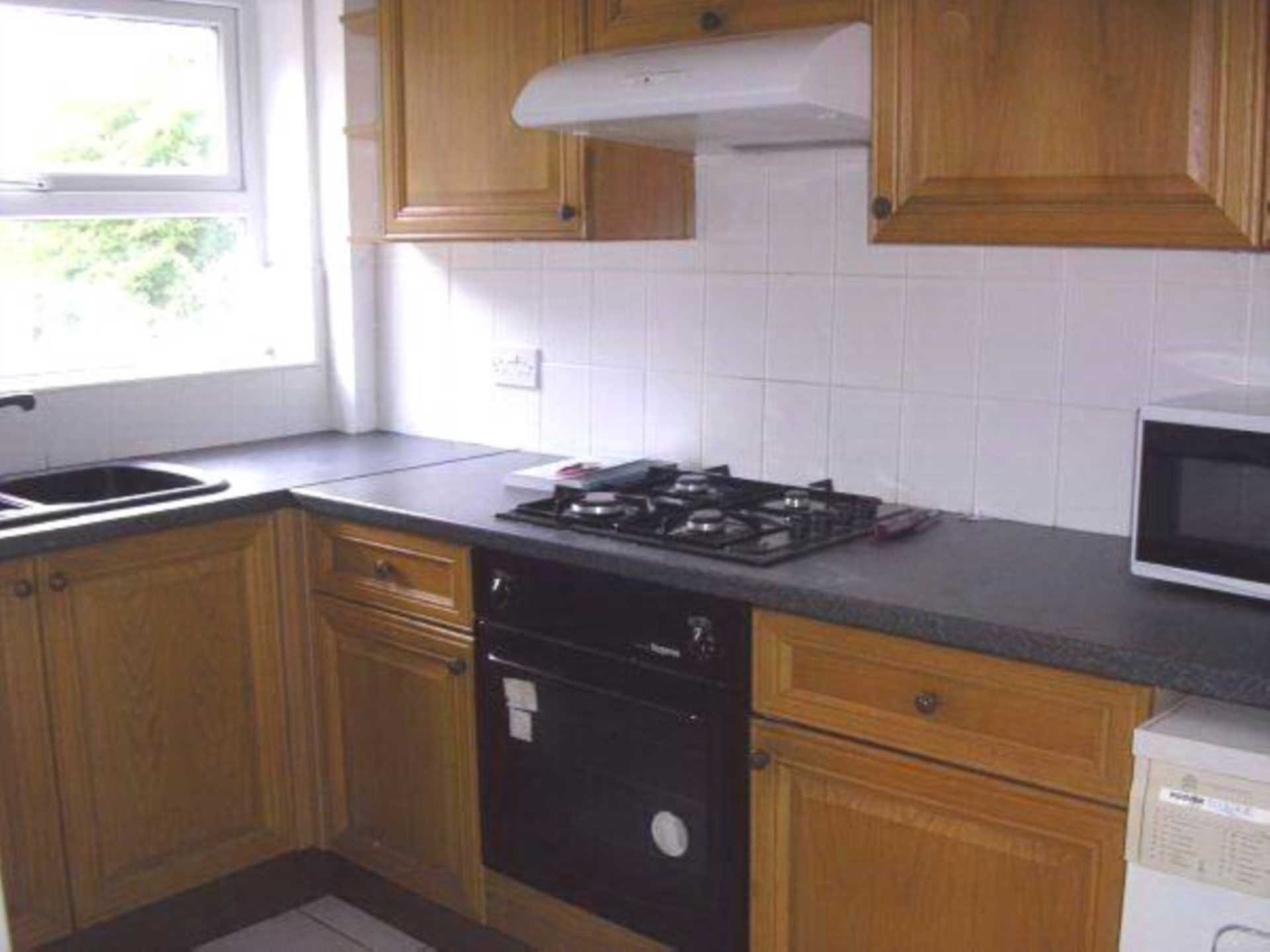 Robinwood Court, Roundhay, Image 2