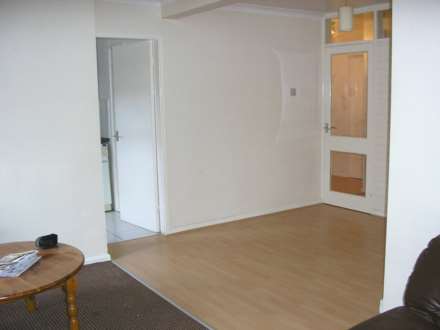 Robinwood Court, Roundhay, Image 4