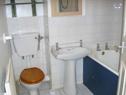 Robinwood Court, Roundhay, Image 8