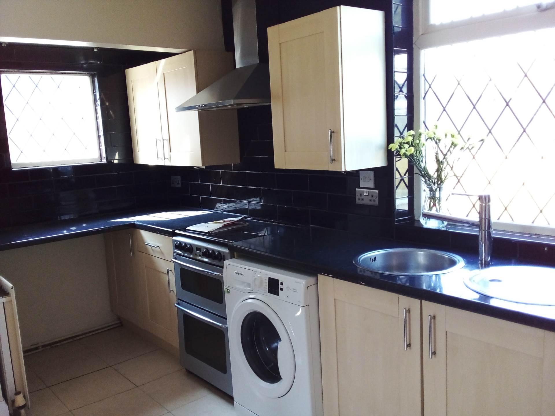 Deanswood Drive, Alwoodley, Image 5