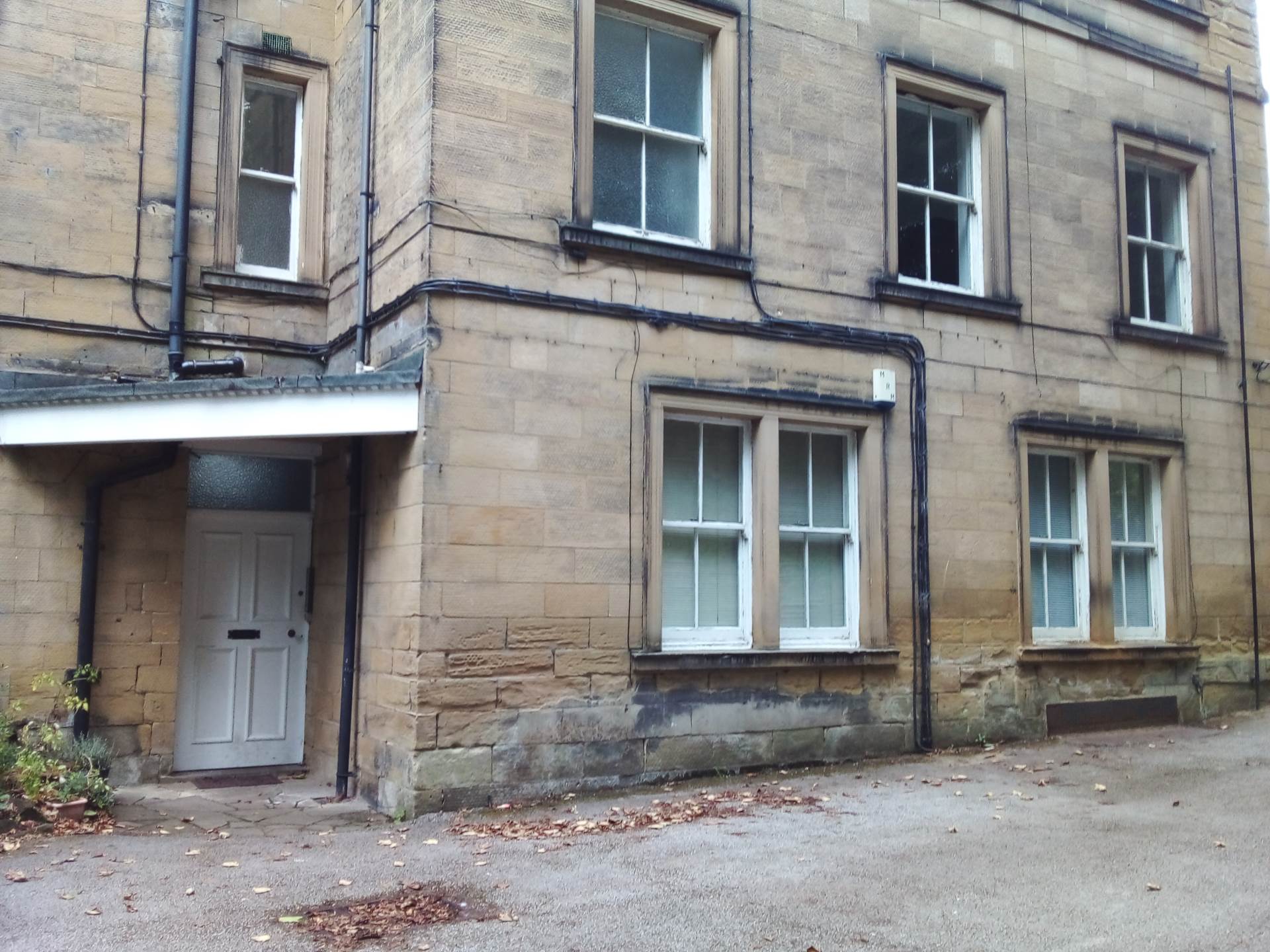 FT 7  Gledhaw Wood Close, Leeds, Image 2