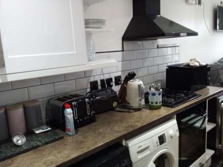 Ft  32  Belle Vue Road, Hyde Park, Image 10