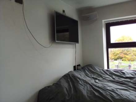 Ft  32  Belle Vue Road, Hyde Park, Image 7