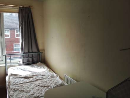 Eltham Gardens, Woodhouse, Image 6