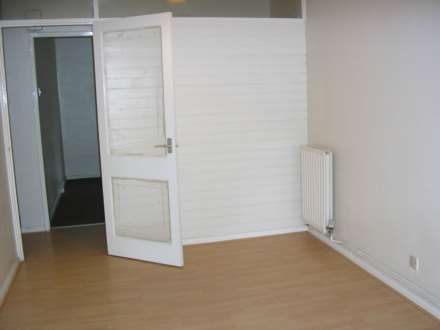 Robinwood Court, Roundhay, Image 7