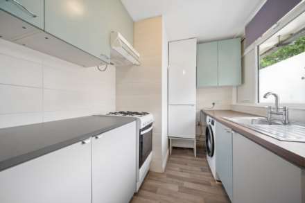 Hillcrest, Sunray Avenue, SE24, Image 3