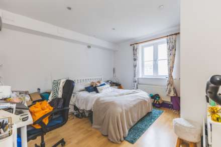 Langthorne Lodge, Charles Haller Street, London, Image 3