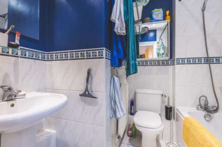 Langthorne Lodge, Charles Haller Street, London, Image 4