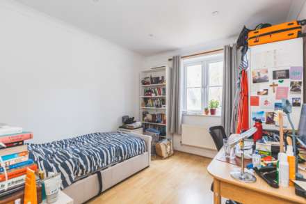 Langthorne Lodge, Charles Haller Street, London, Image 5