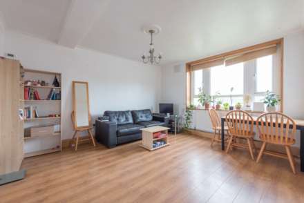 3 Bedroom Flat, Stockwell Gardens, Stockwell SW9