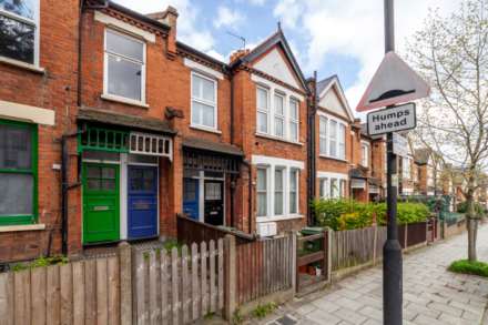 2 Bedroom Flat, Herne Hill Road, London SE24