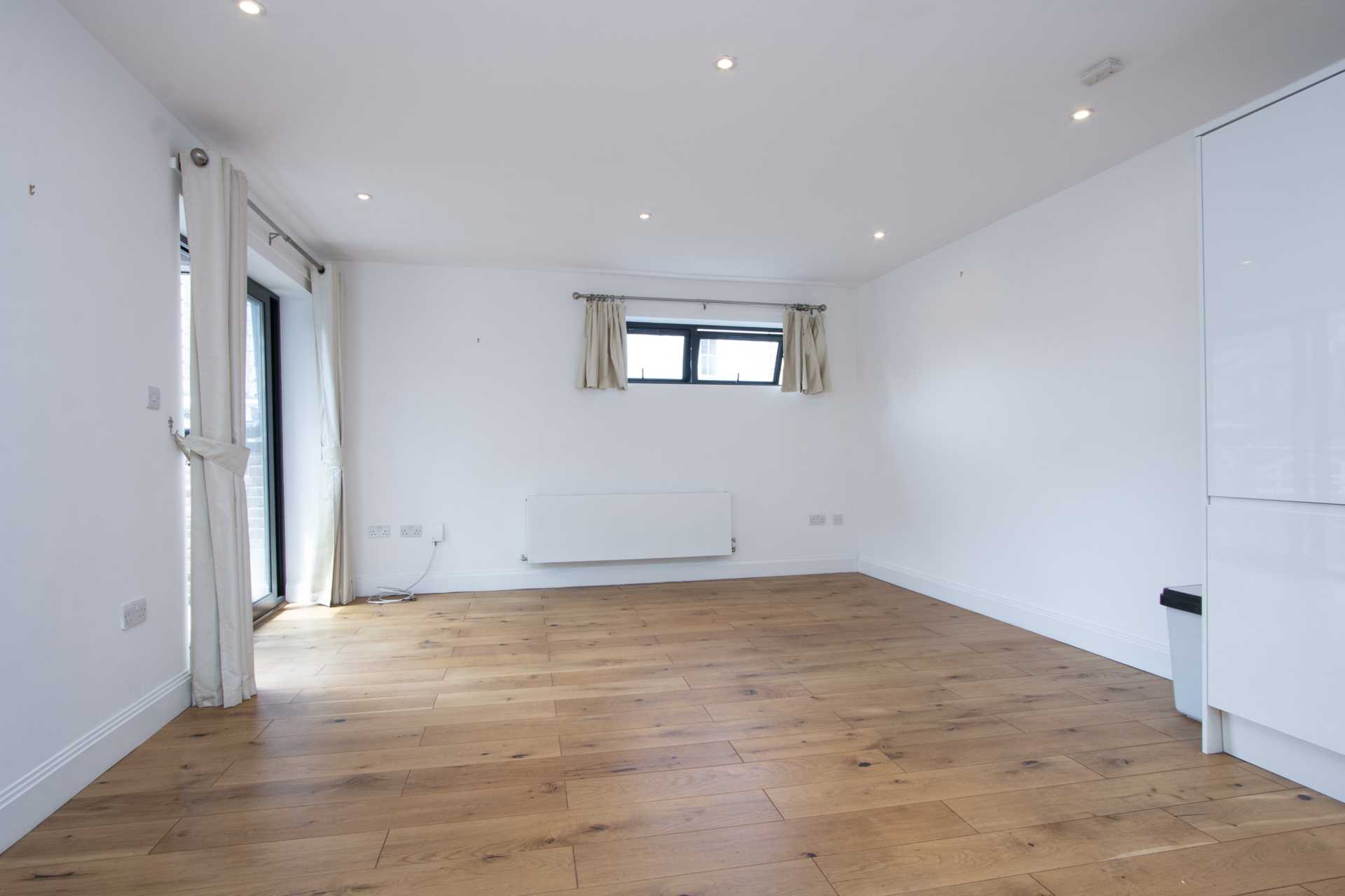 Brockwell Passage, Herne Hill, Image 6