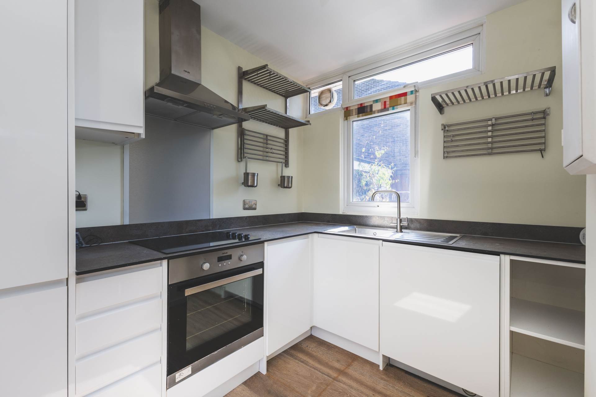 Delawyck Crescent, London, Image 2