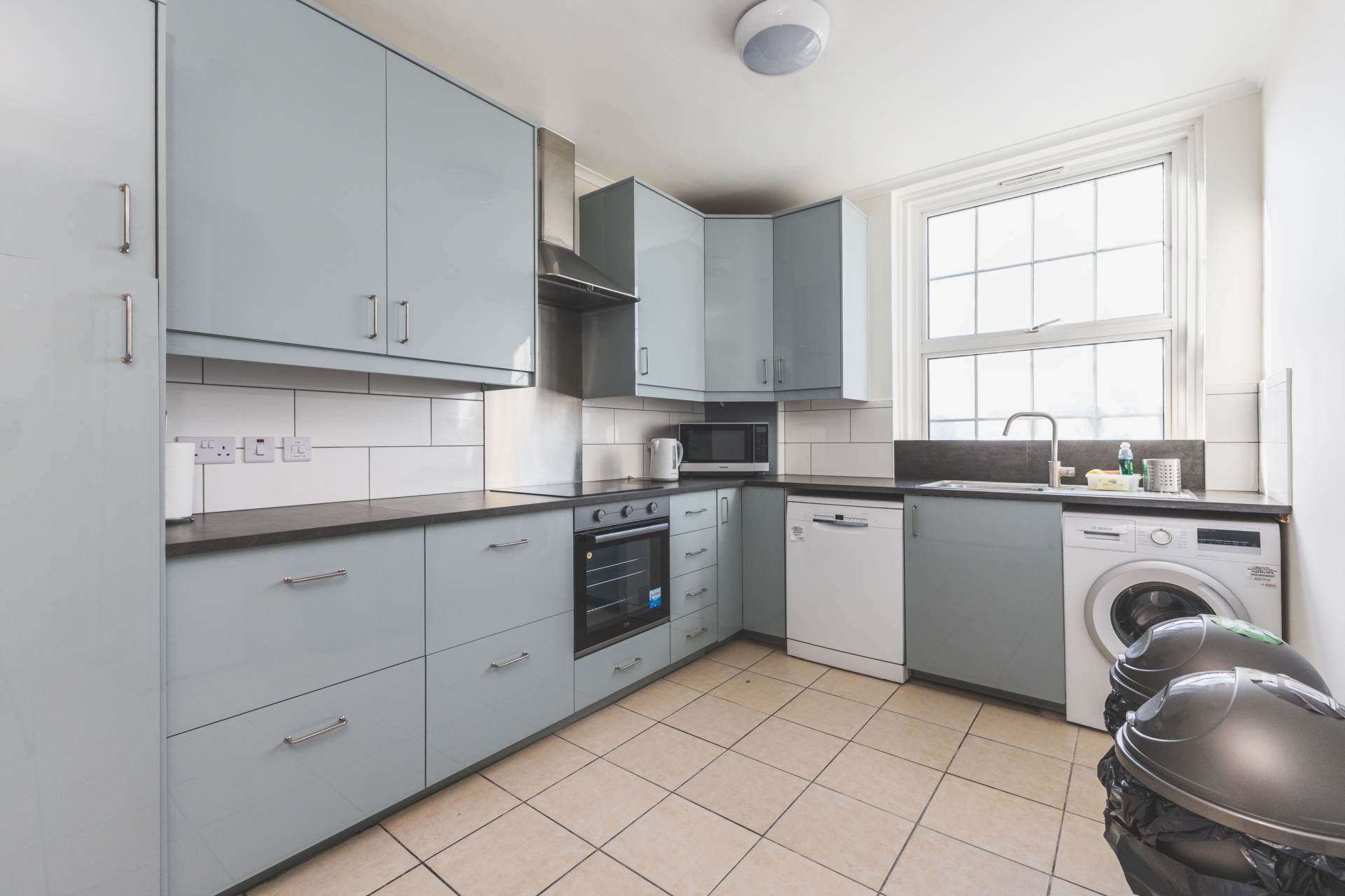 Broadlands Mansions, Broadlands Avenue, SW16, Image 2