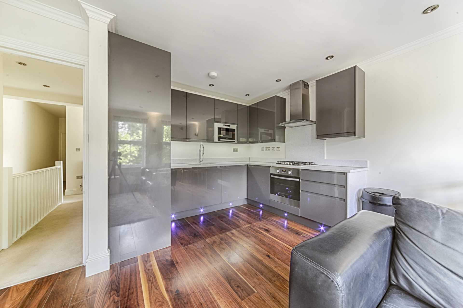 Coldharbour Lane, London, SE5, Image 3