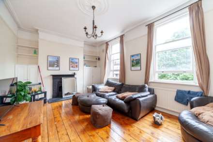 2 Bedroom Flat, Landor Road, London