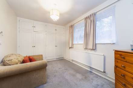 South Island Place, Stockwell, Image 4