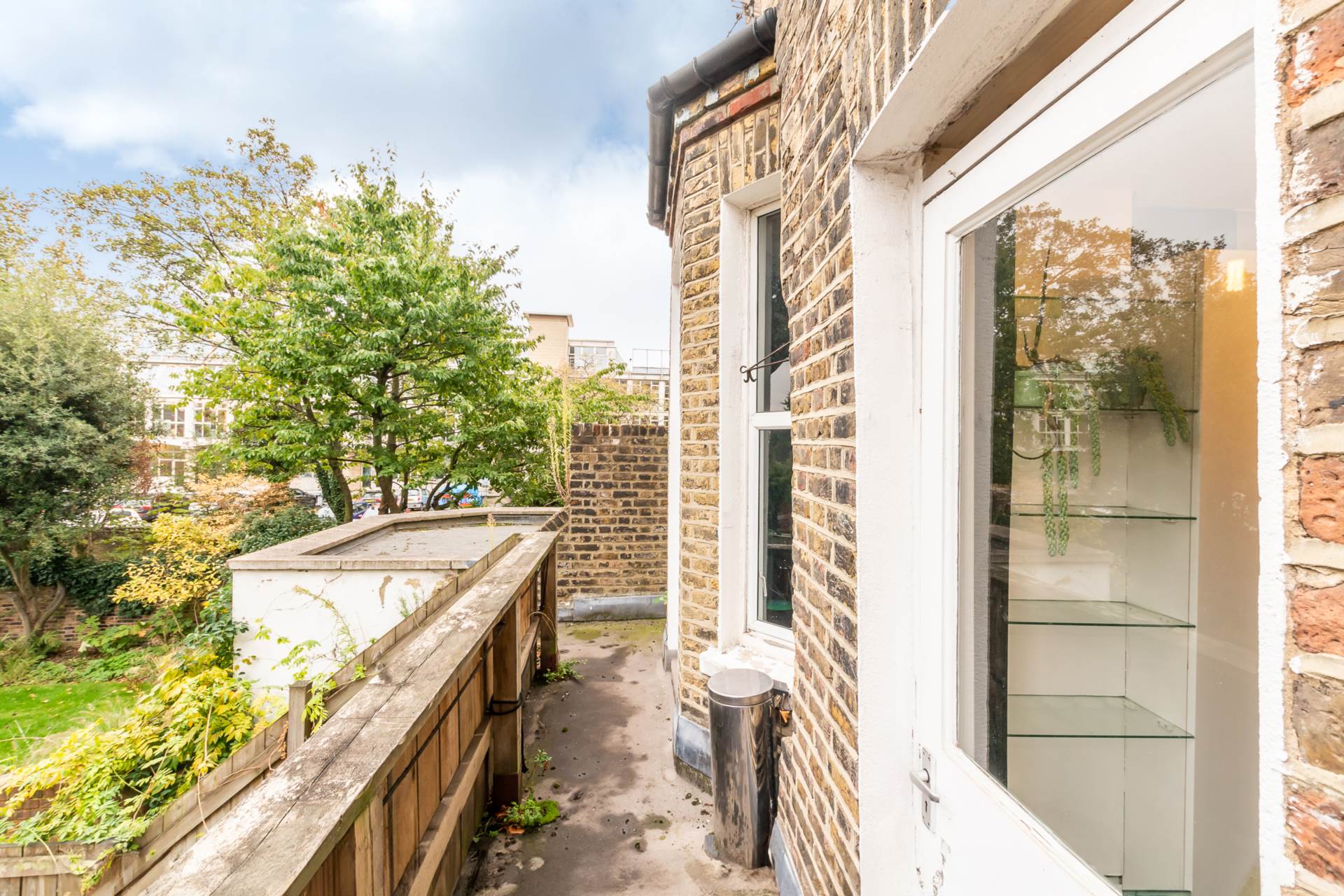 Effra Road, London, Image 11