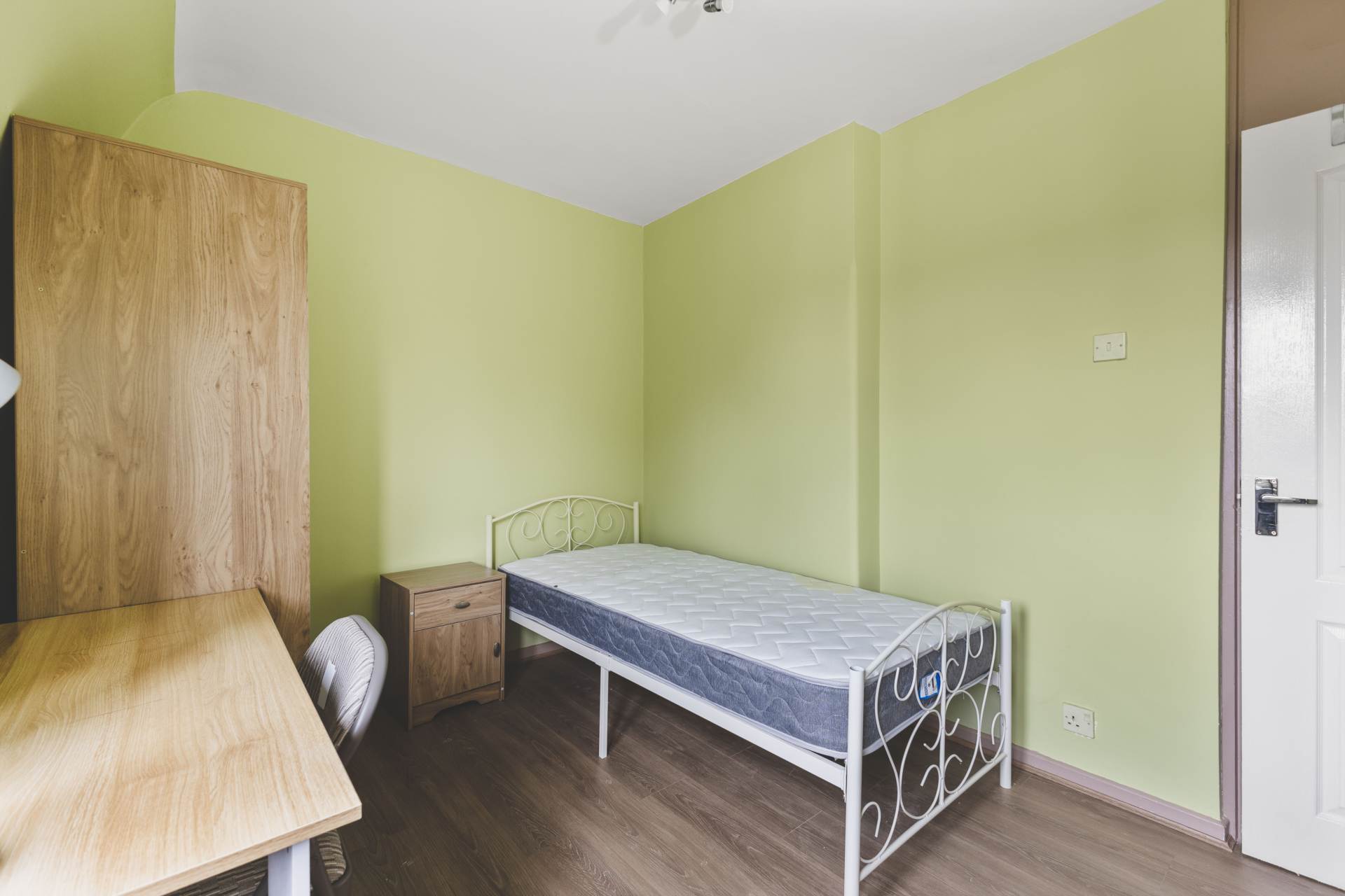 Goldsborough House, Springfieldl Estate, London, Image 13