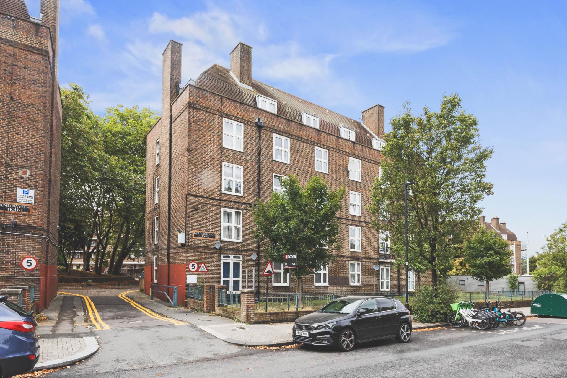 Goldsborough House, Springfieldl Estate, London, Image 8