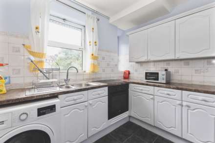 Goldsborough House, Springfieldl Estate, London, Image 10