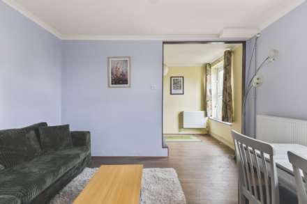 Goldsborough House, Springfieldl Estate, London, Image 19