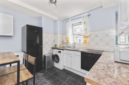 Goldsborough House, Springfieldl Estate, London, Image 2