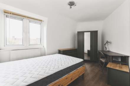 Goldsborough House, Springfieldl Estate, London, Image 4