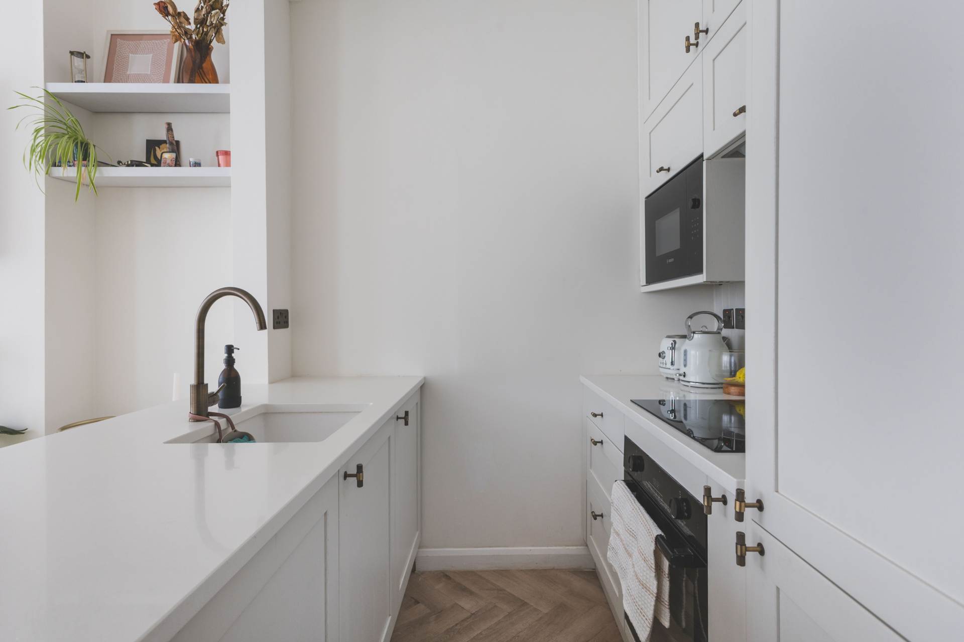 First Floor Flat, Hemberton Road, London, Image 11