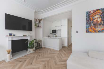 First Floor Flat, Hemberton Road, London, Image 12
