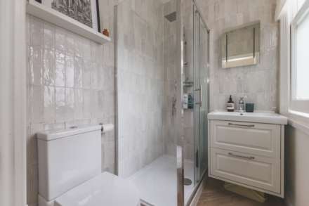 First Floor Flat, Hemberton Road, London, Image 4