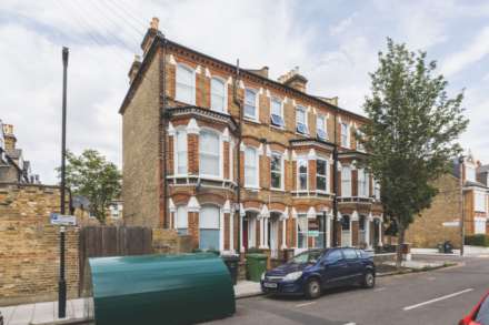 First Floor Flat, Hemberton Road, London, Image 5