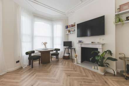 First Floor Flat, Hemberton Road, London, Image 6