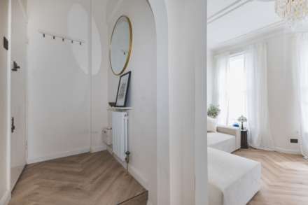 First Floor Flat, Hemberton Road, London, Image 8