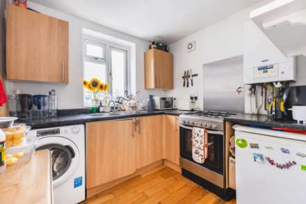 386C Wandsworth Road, London, Image 2