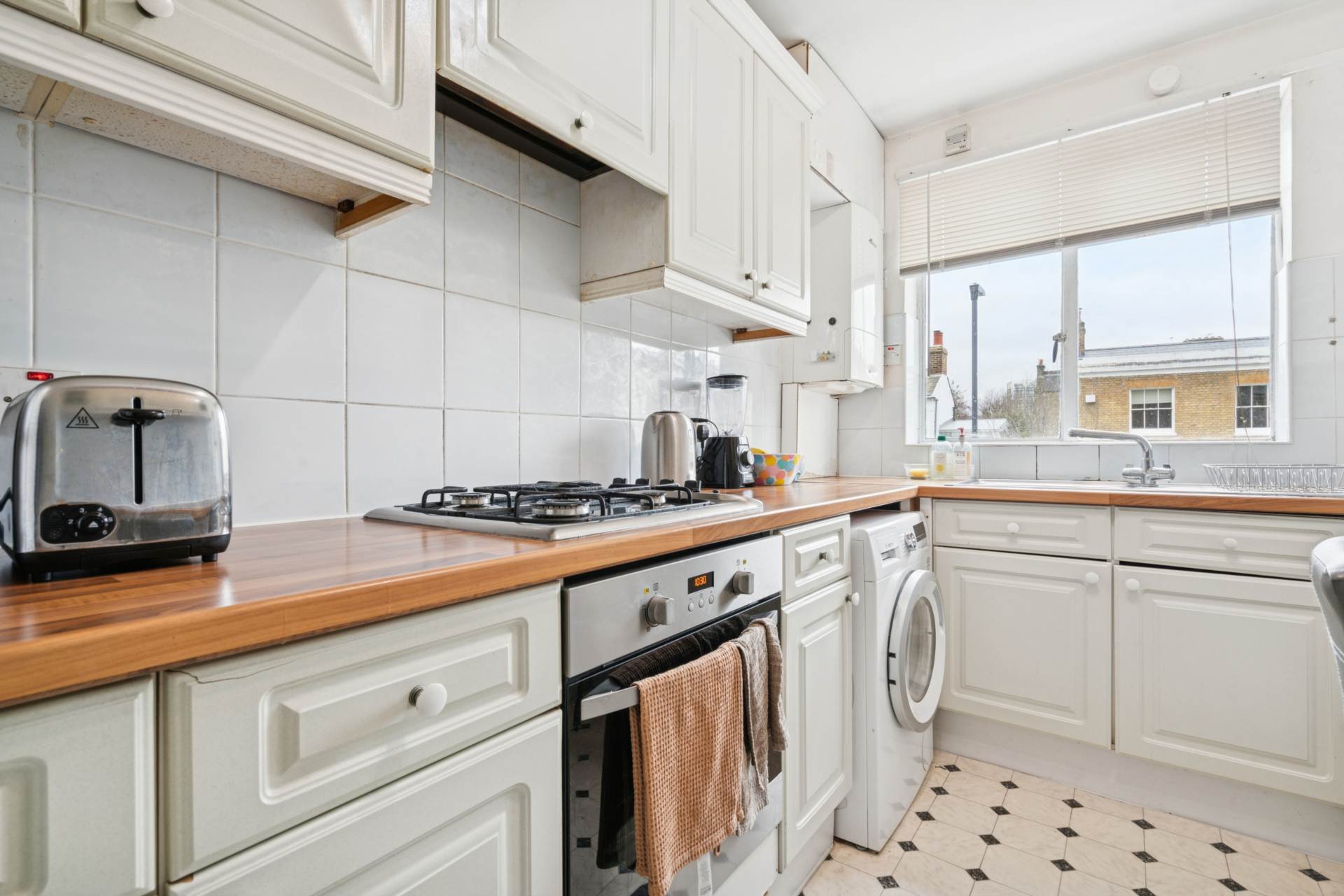 Jason Court, Southey Road, London, Image 8