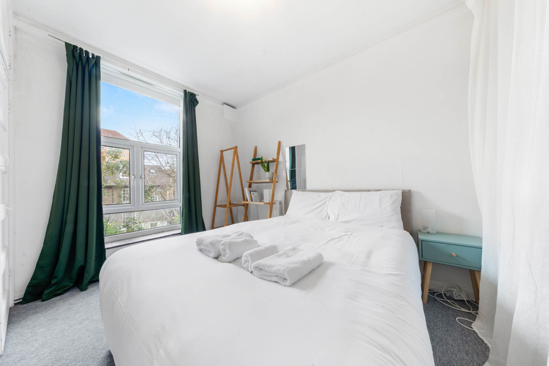 Lansdowne Way, London, Image 3