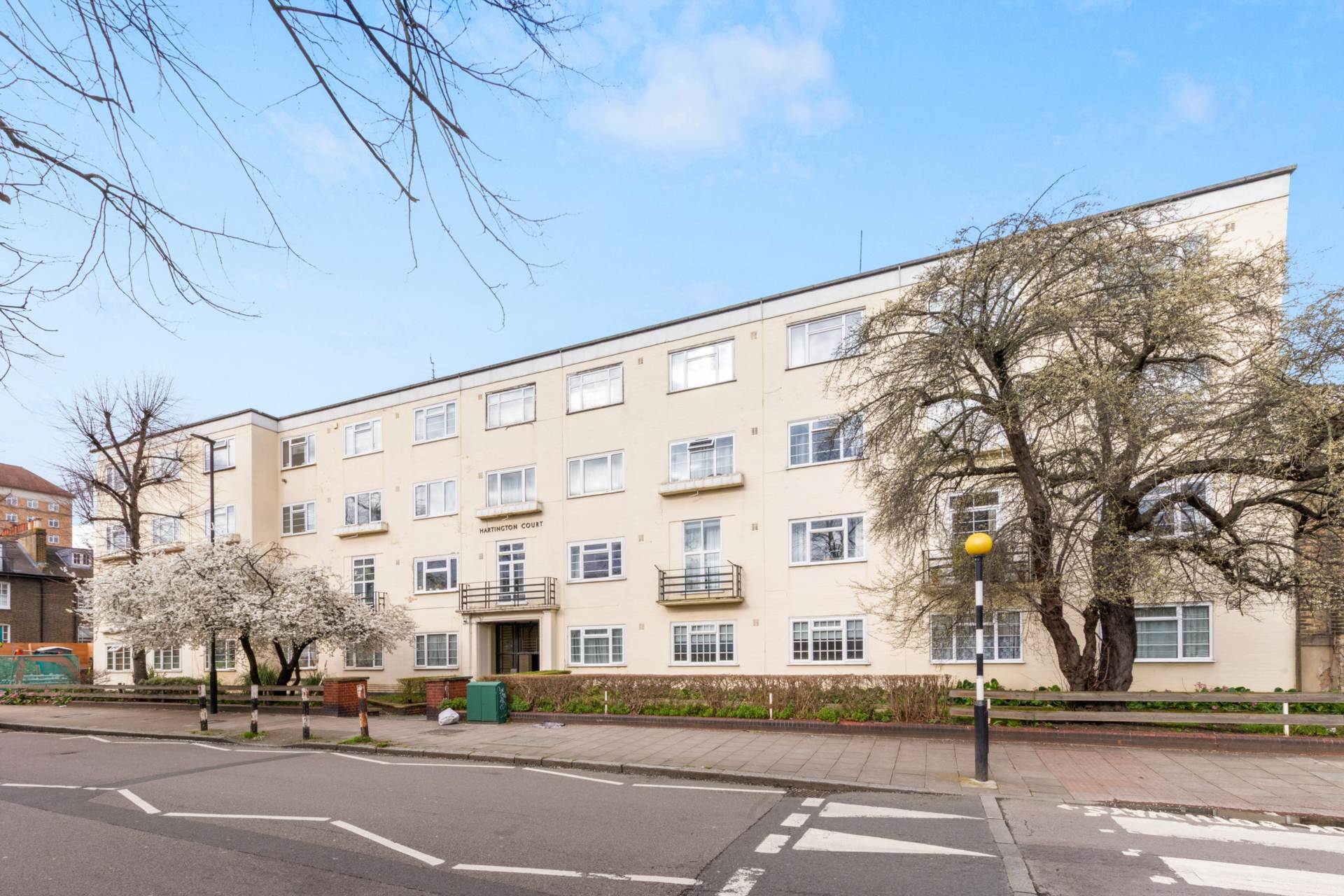 Lansdowne Way, London, Image 7