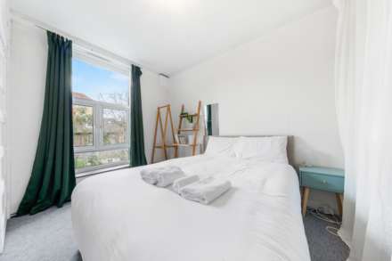 Lansdowne Way, London, Image 3