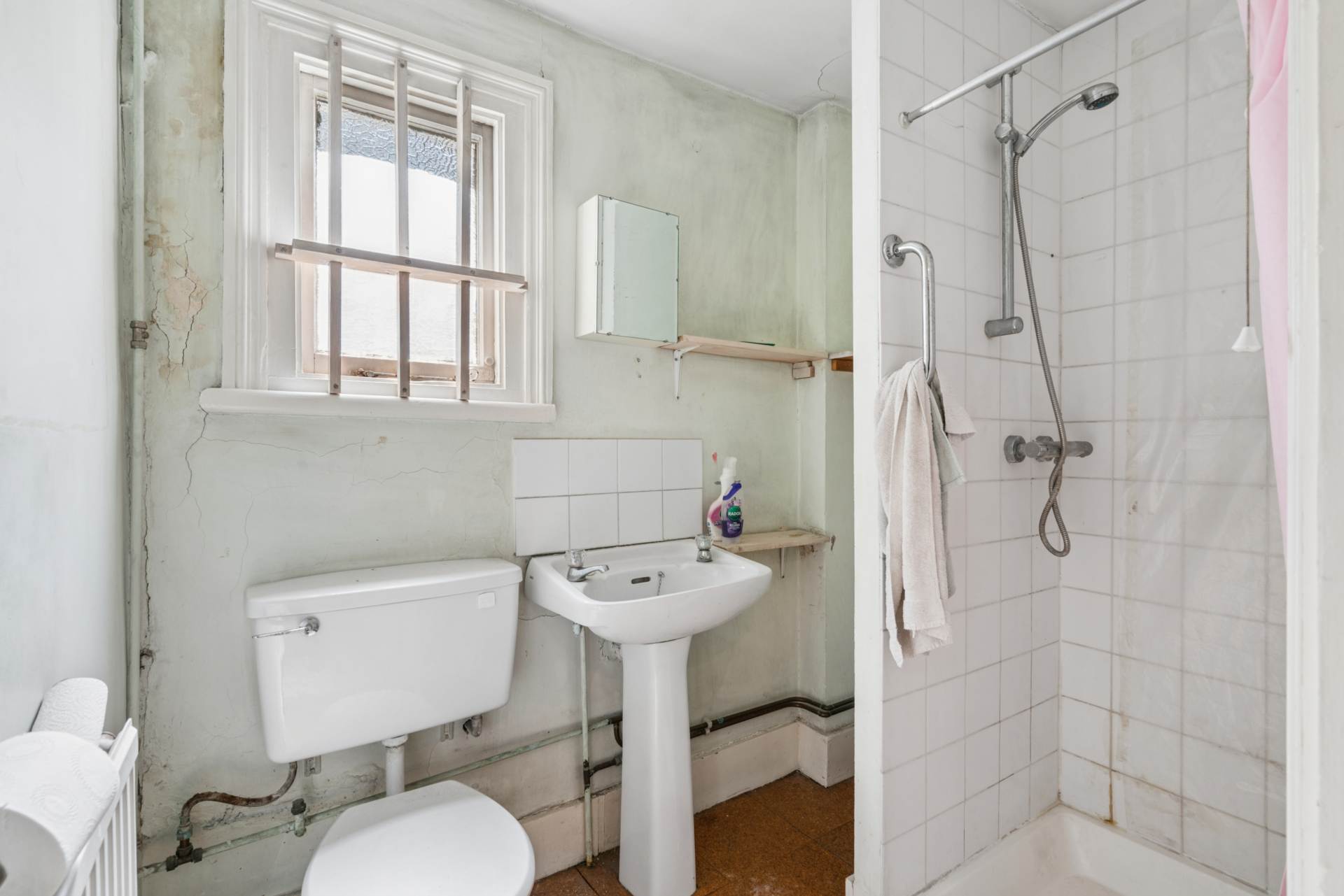 Stirling Road, London, Image 8