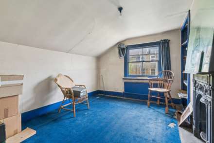 Stirling Road, London, Image 10