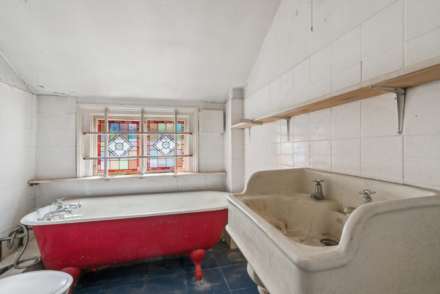 Stirling Road, London, Image 11