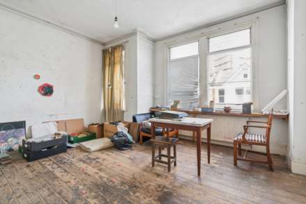 Stirling Road, London, Image 12